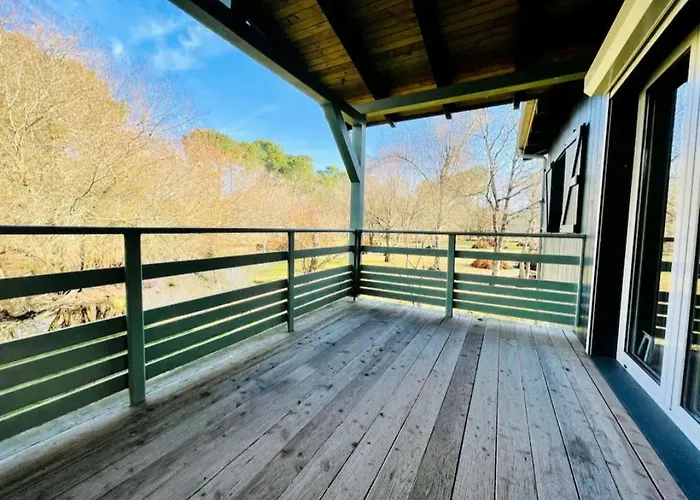 アパート Superbe A ビスカロッス